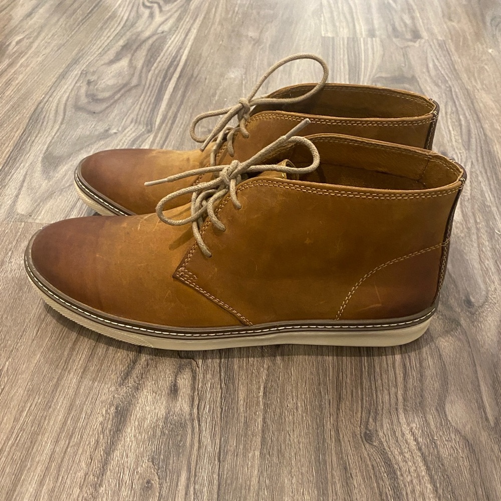 Johnston and Murphy Chukka Boots NWOT